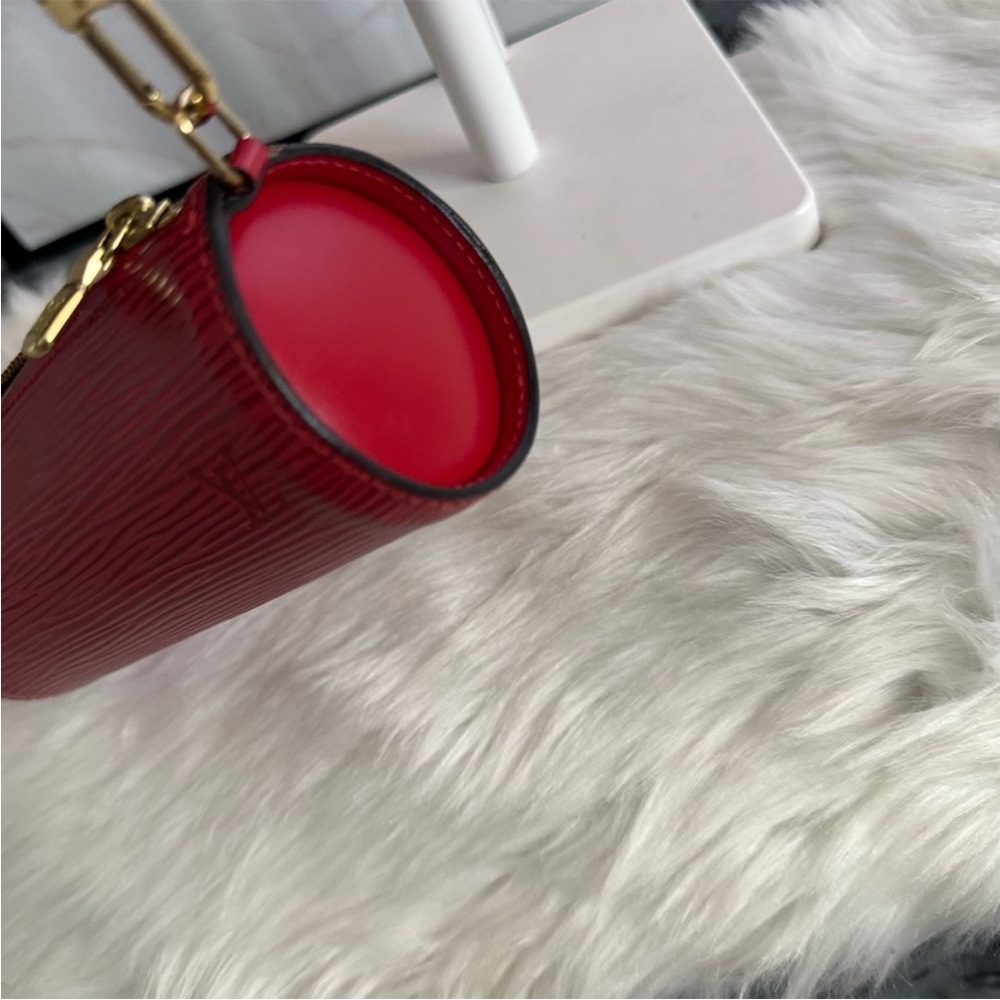 Louis Vuitton Red EPI Papilon with baby
Women's Bag Set - Picture 7 of 12